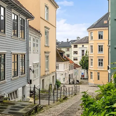 Apartment Dinbnb I Cozy Vibe In Idyllic Surroundings